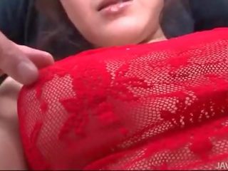 Rui natsukawa di merah pakaian lingerie bekas oleh tiga anak laki-laki