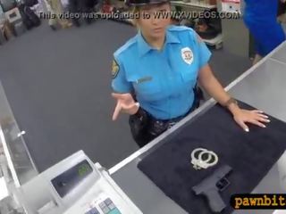 पोलीस अधिकारी pawns उसकी पुसी n गड़बड़