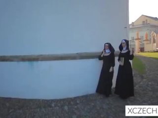 Hullu bizzare seksi kanssa catholic nuns ja the monsterin!