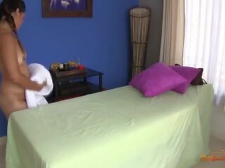 Charming thai babeh seduced and fucked by her masseur