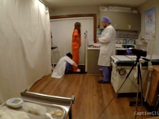 Частен затвор заловени използвайки inmates за медицински тестване & експерименти - скрит video&excl; гледайте като inmate е употребяван & унижен от отбор на лекари - дона лий - оргазъм проучване inc затвор edition част 1 на 19